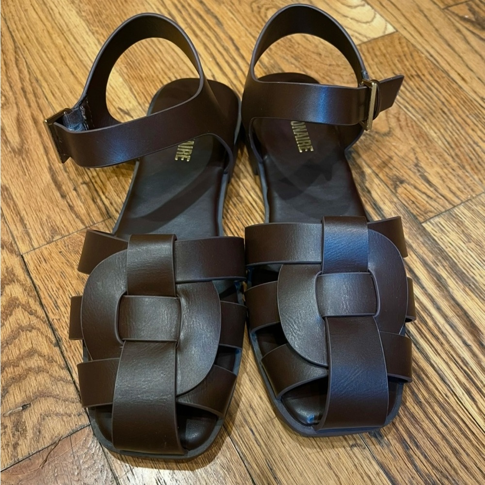 Cushionaire Fisherman Sandals - Picture 2 of 3